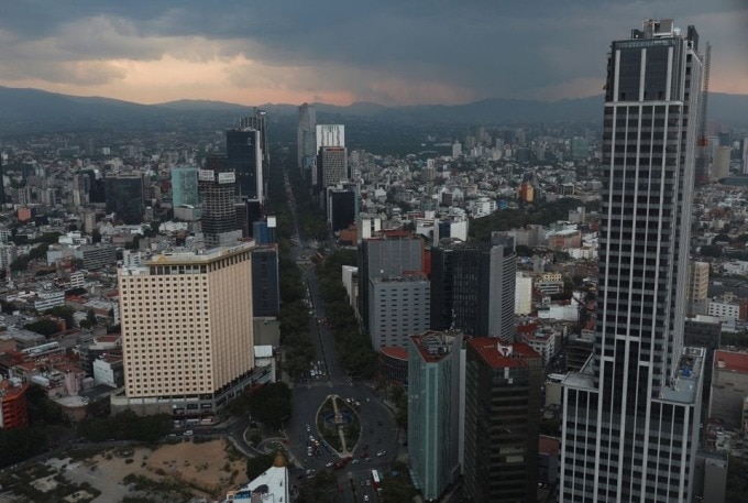 Đường chân trời Mexico City giữa các tòa nhà cao tầng dọc đại lộ Refoma ngày 24/5/3023. Ảnh: Reuters