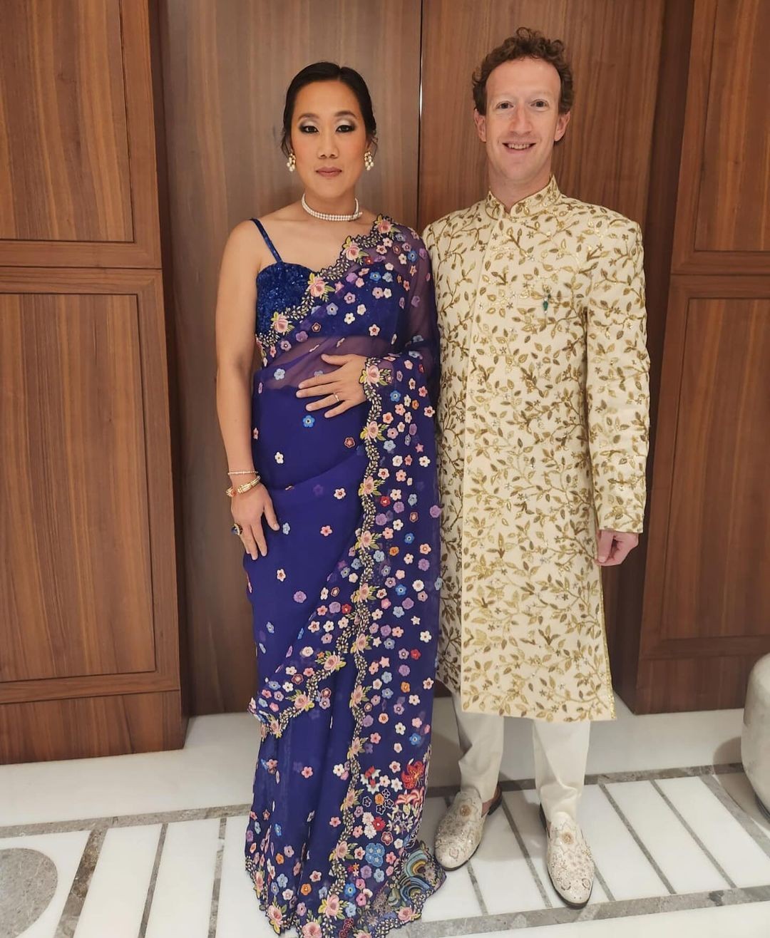 Ông chủ Facebook Mark Zuckerberg và vợ gây chú ý ở tiệc cưới 120 triệu USD ảnh 6