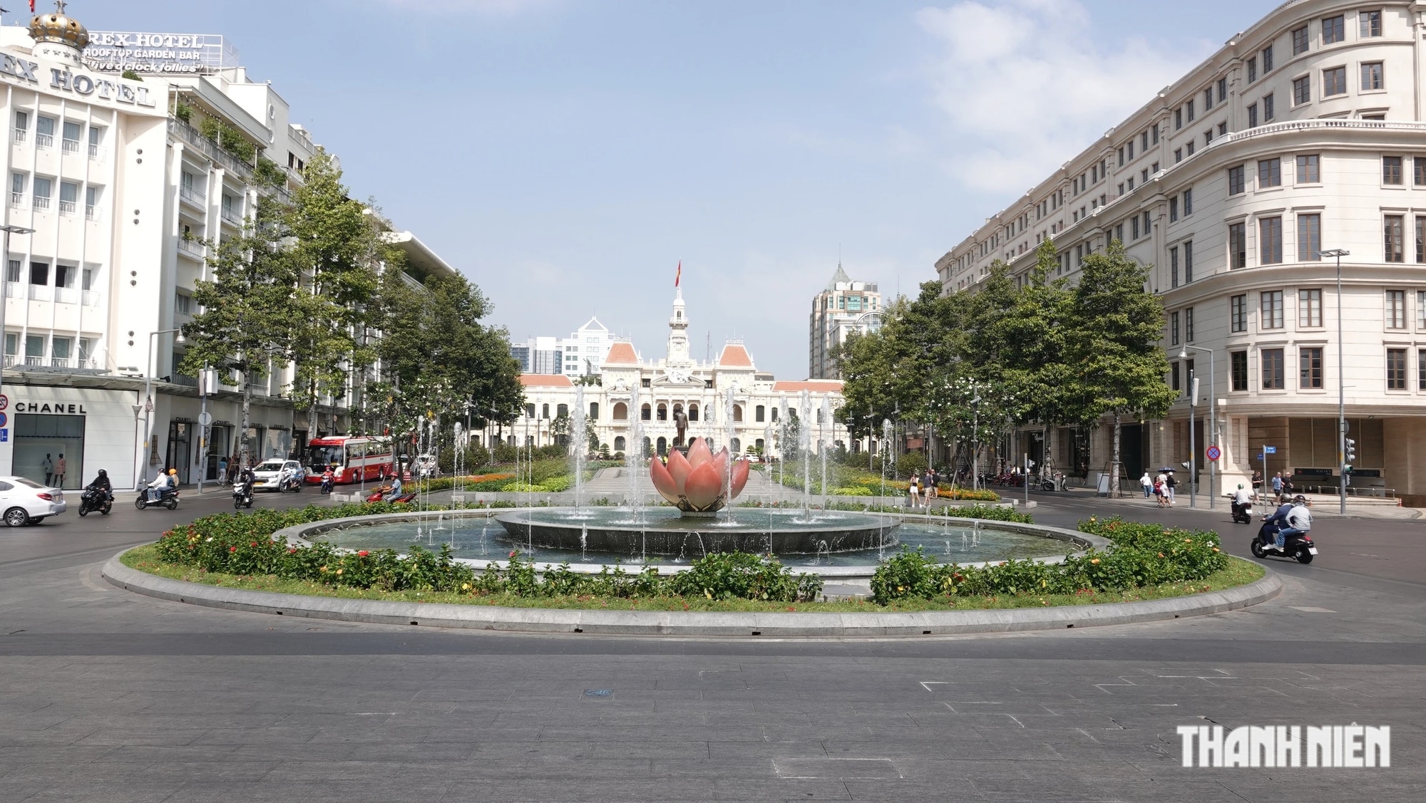 Công viên tượng đài Chủ tịch Hồ Chí Minh trước UBND TP.HCM thay 'áo mới' đẹp hơn- Ảnh 10.