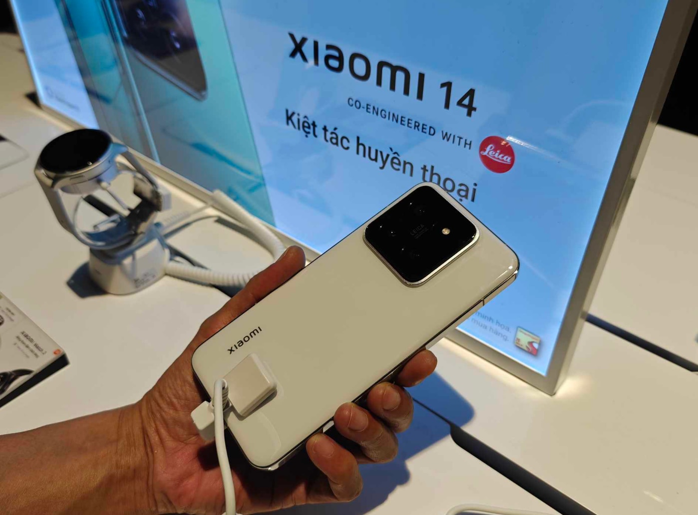 Выпущен смартфон высокого класса Xiaomi 14 по цене от 22,99 миллиона донгов  - Vietnam.vn