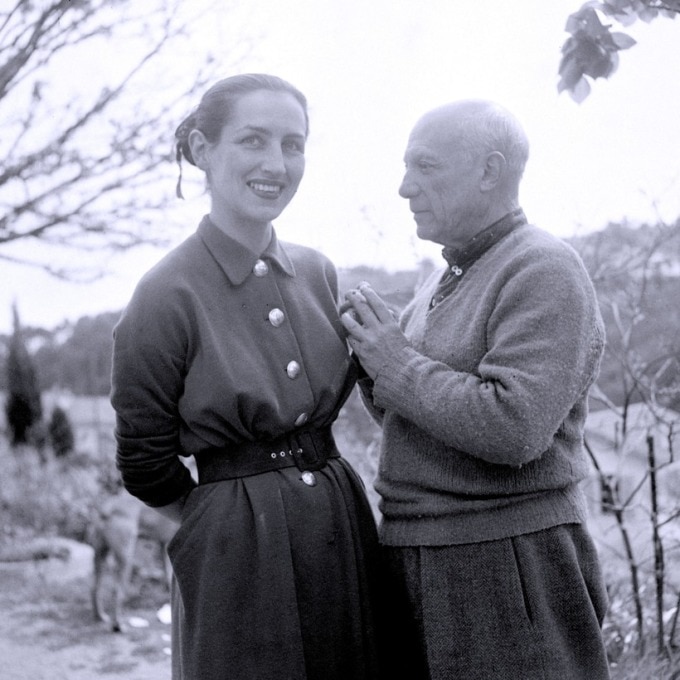 Françoise Gilot, 31 tuổi, đứng cạnh Picasso, 71 tuổi, vào năm 1952. Ảnh: TopFoto
