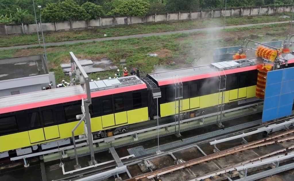 Ngắm công nghệ rửa tàu tự động của metro Nhổn - Ga Hà Nội ảnh 7