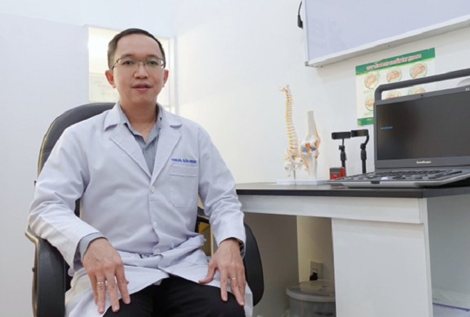 Thạc sĩ bác sĩ Trần Nhựt Minh (Bác sĩ Trần Minh) chuyên gia cơ xương khớp tại Phòng khám Đa khoa BIC NANO CELL.