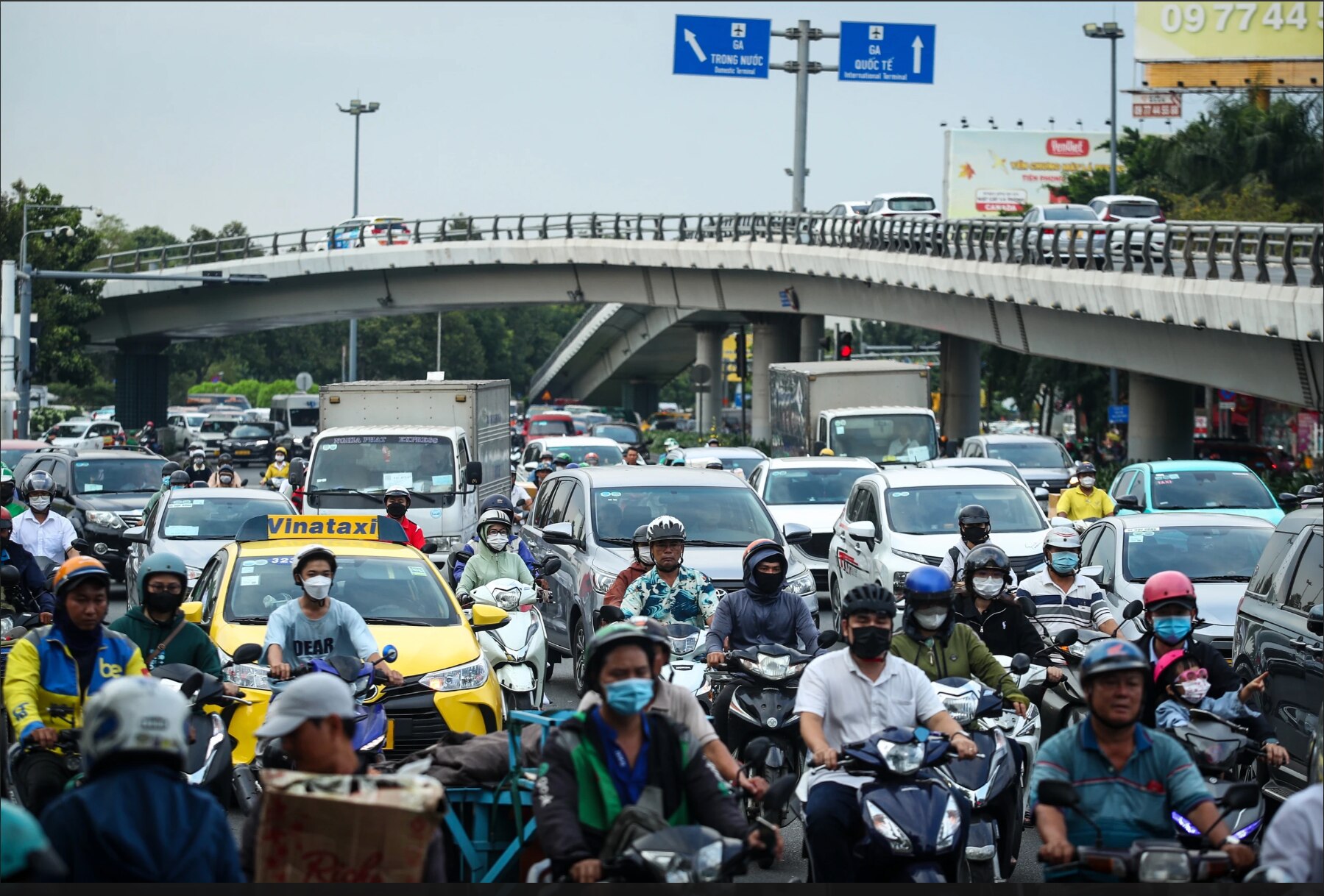  Chi phí tăng gấp 3 nếu cấm xe tải 3 đường cửa ngõ Tân Sơn Nhất- Ảnh 1.