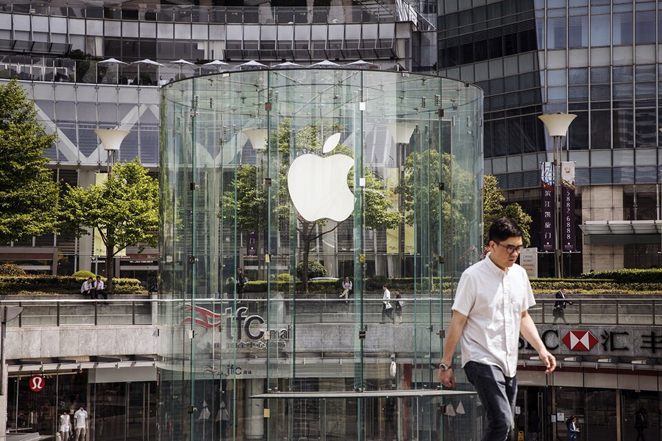 Doanh số iPhone sụt giảm, Apple quyết chi đậm tại Trung Quốc- Ảnh 1.