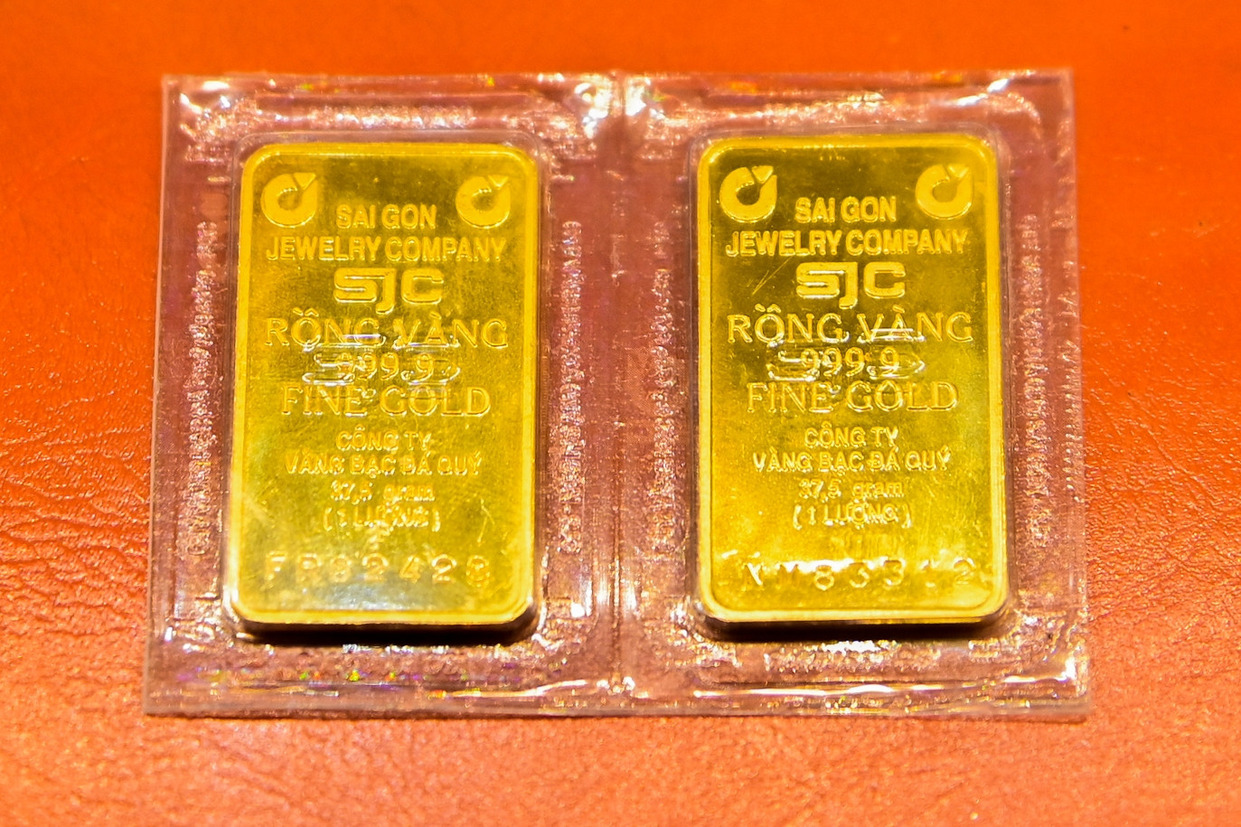 The price of SJC gold bars and gold rings both dropped sharply by 2,5 ...