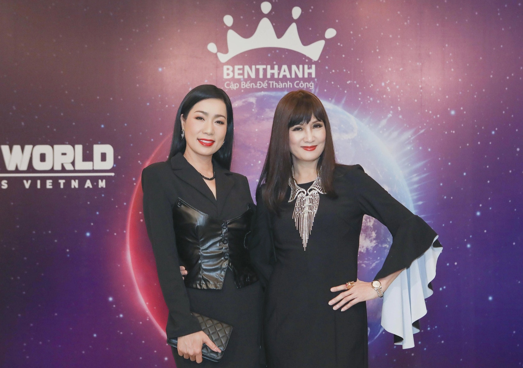 Trịnh Kim Chi (trái) và Hiền Mai tiếp tục đồng hành với vai trò giám khảo cuộc thi Miss World Business Vietnam 2024 - Ảnh: VÕ SĨ ĐIỀU