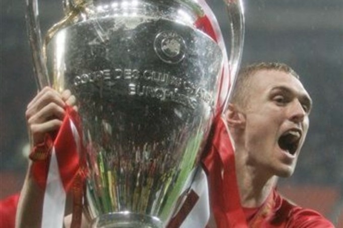 Fletcher giành Champions League 2008 với Man Utd tại Nga, sau trận chung kết thắng Chelsea trong loạt luân lưu. Ảnh: AP