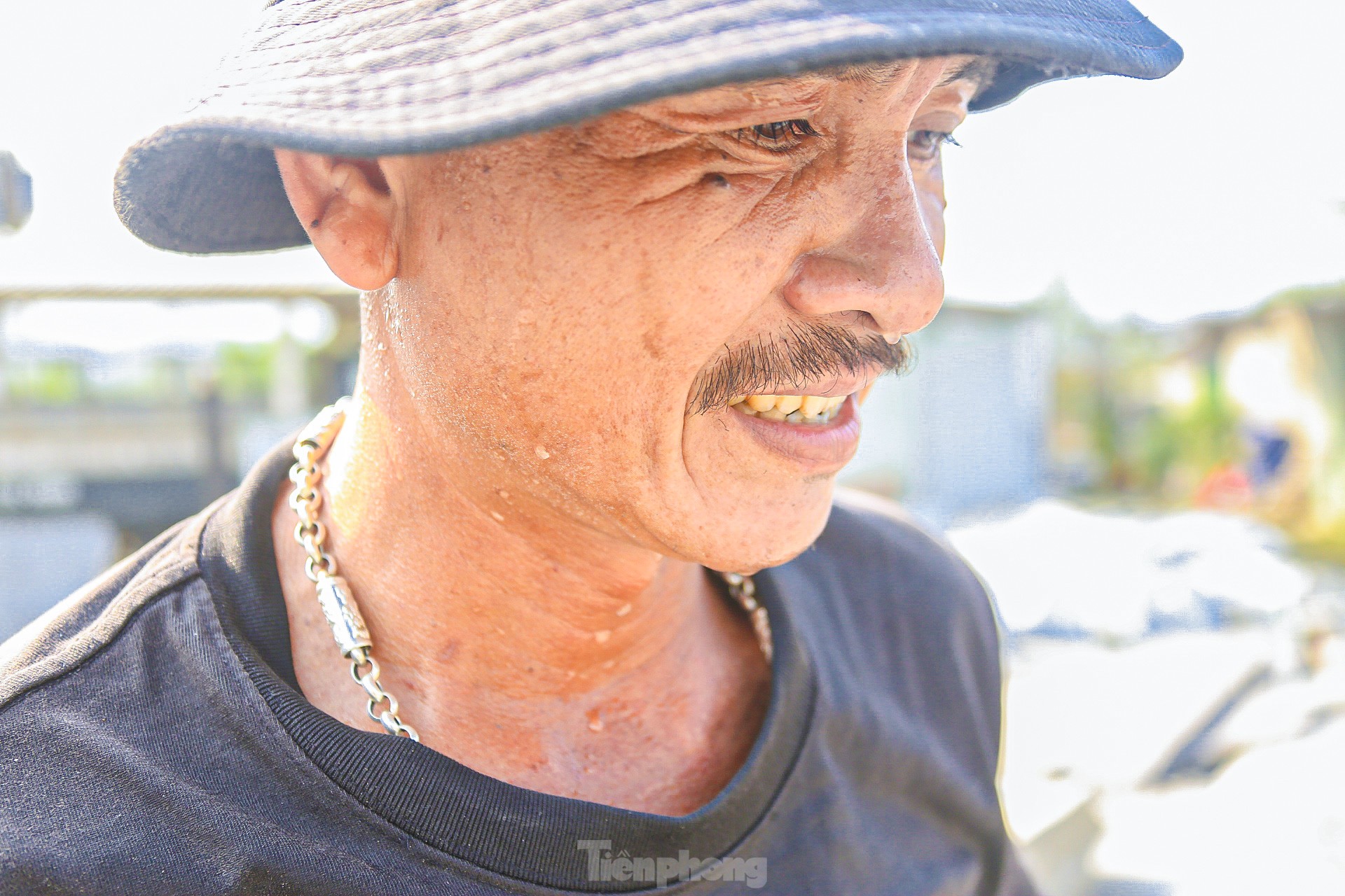 Người dân làng đá chẻ lớn nhất Đà Nẵng oằn mình mưu sinh dưới nắng nóng 40 độ ảnh 12