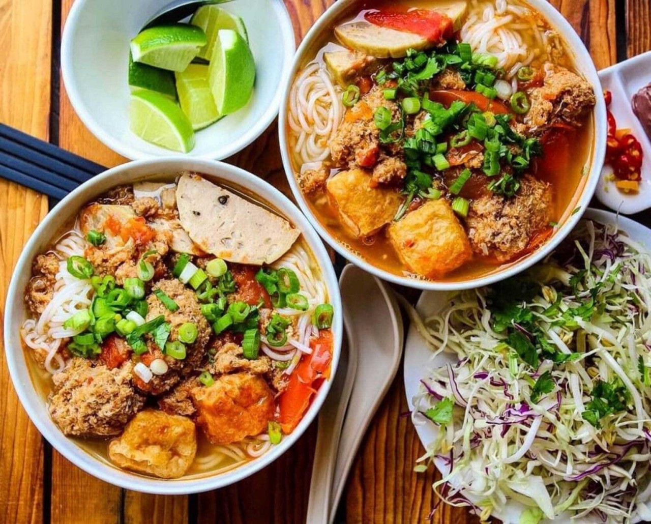 Bún riêu-Món ăn hấp dẫn, hội tụ đầy đủ hương vị trong mắt du khách nước ngoài