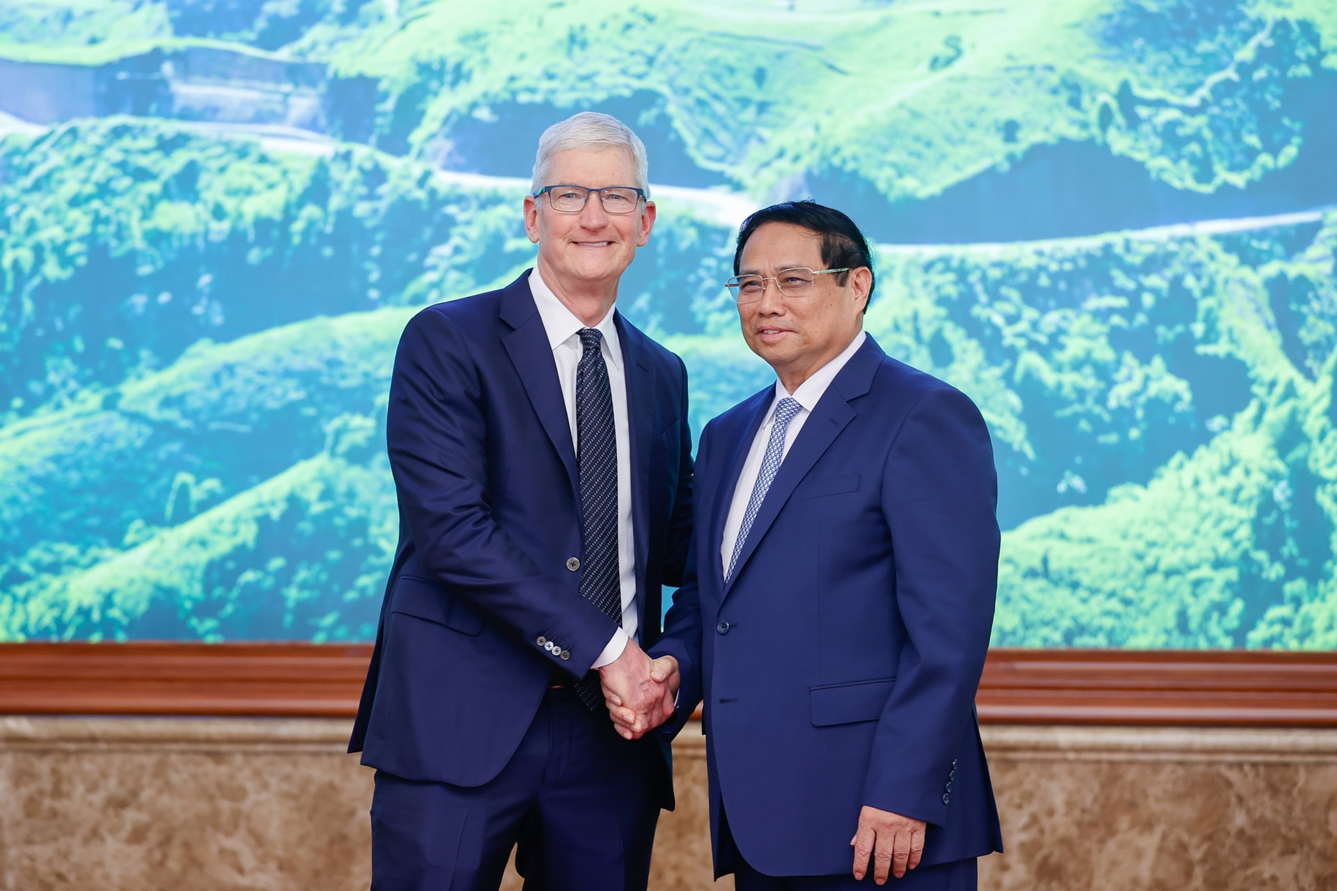 Премьер-министр Фам Минь Чинь принял генерального директора Apple  Corporation Тима Кука - Vietnam.vn