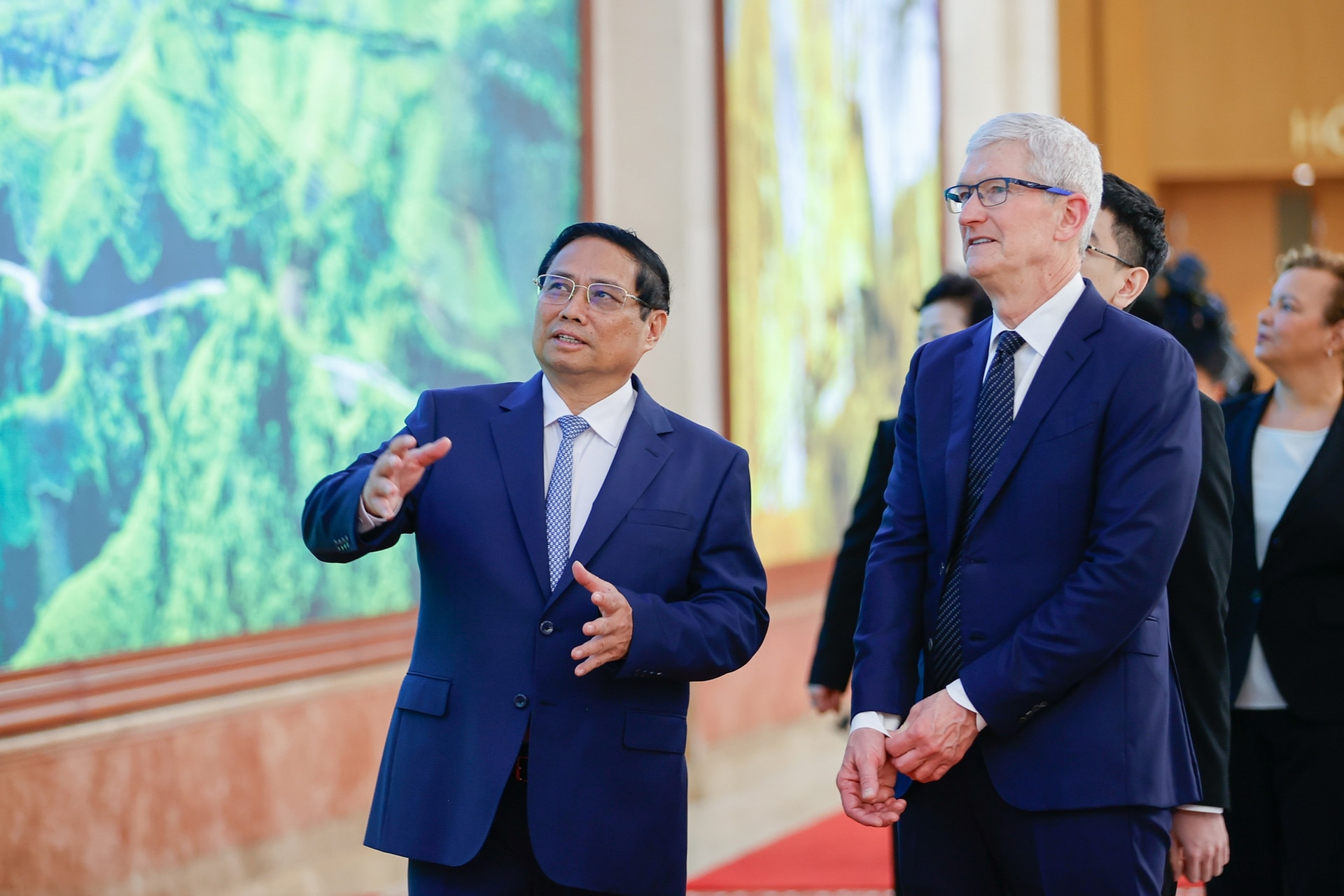 Премьер-министр Фам Минь Чинь принял генерального директора Apple  Corporation Тима Кука - Vietnam.vn