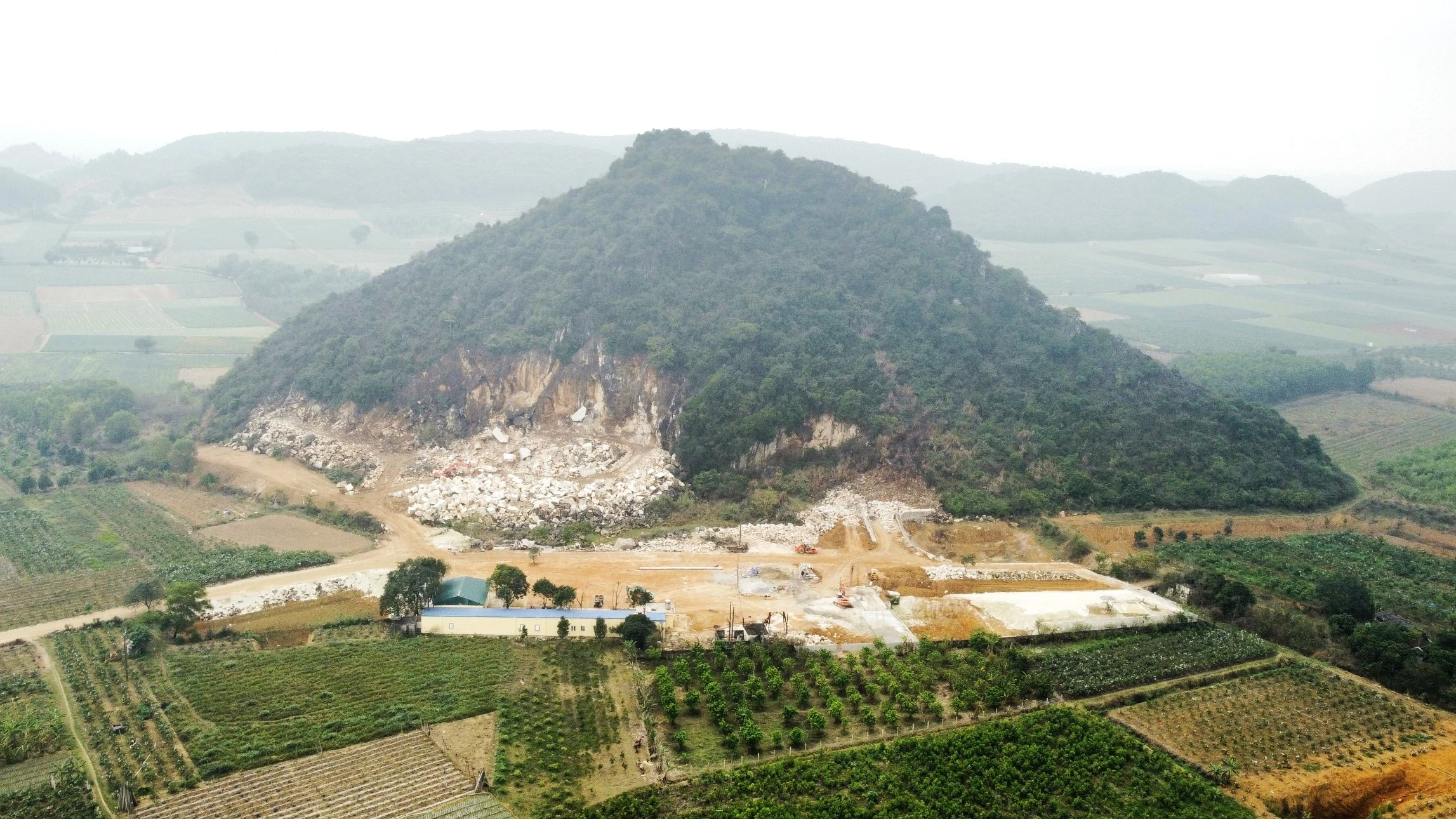 Сверкающие красивые пещеры в Тханьхоа - Vietnam.vn