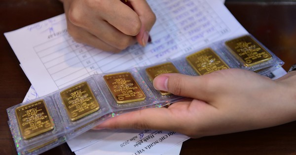 2 members won the bid for 3.400 taels of gold - Vietnam.vn