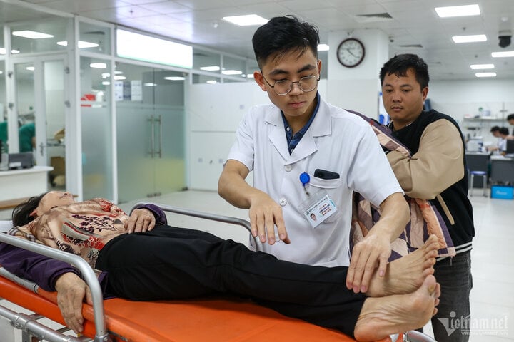 Việt Nam hiện có gần nửa triệu người hành nghề y khoa. (Ảnh minh họa: Phạm Hải)