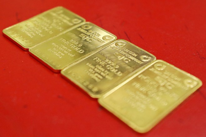 Cập nhật giá vàng chốt phiên 30.4: Vàng miếng tăng cao, vàng thế giới lao dốc