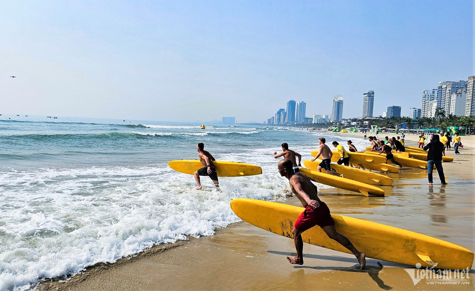 Des sauveteurs exceptionnels des plages internationales se réunissent à