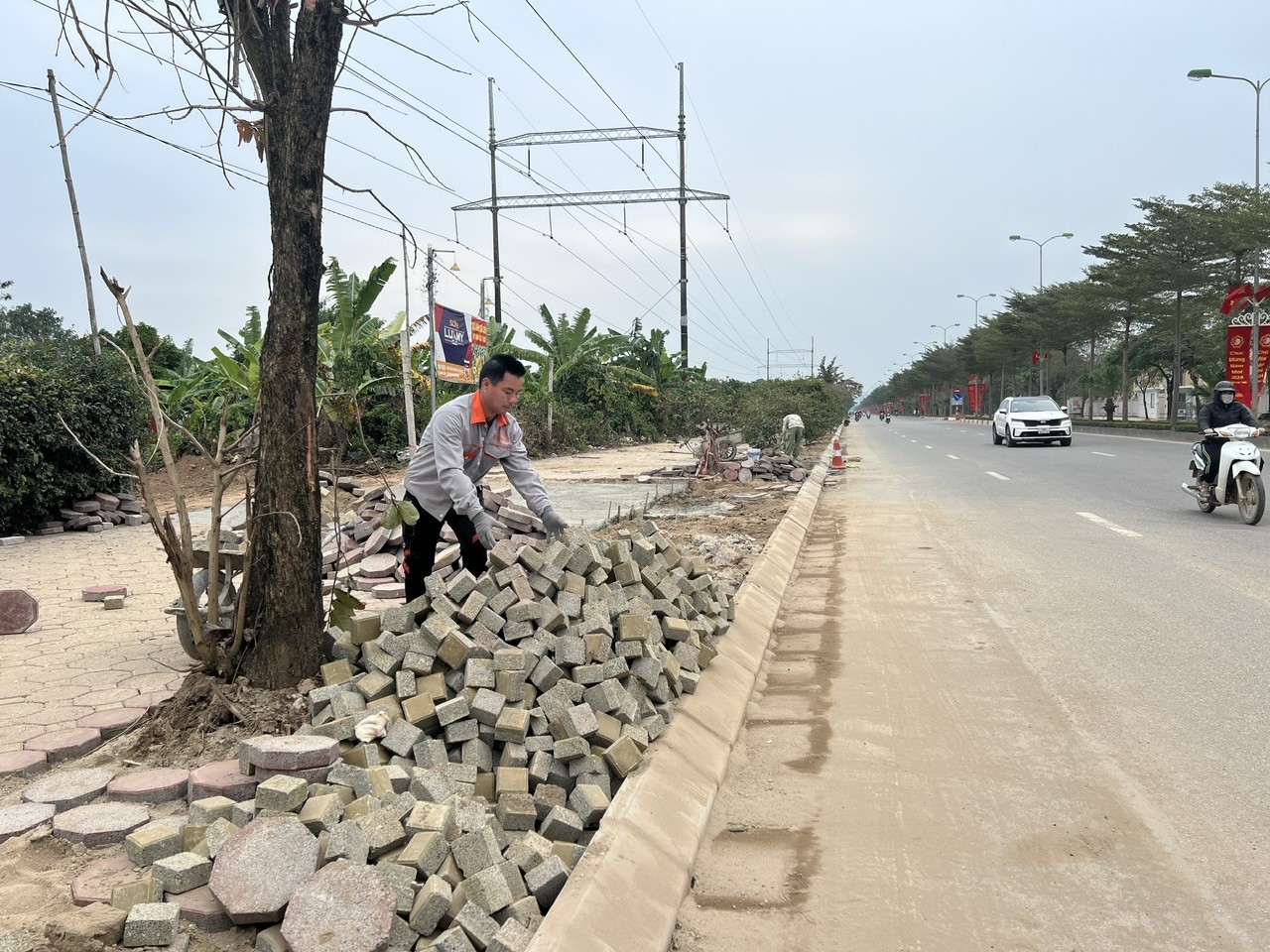 Nhiều tuyến phố tại Hà Nội lát vỉa hè ngay từ đầu năm ảnh 16