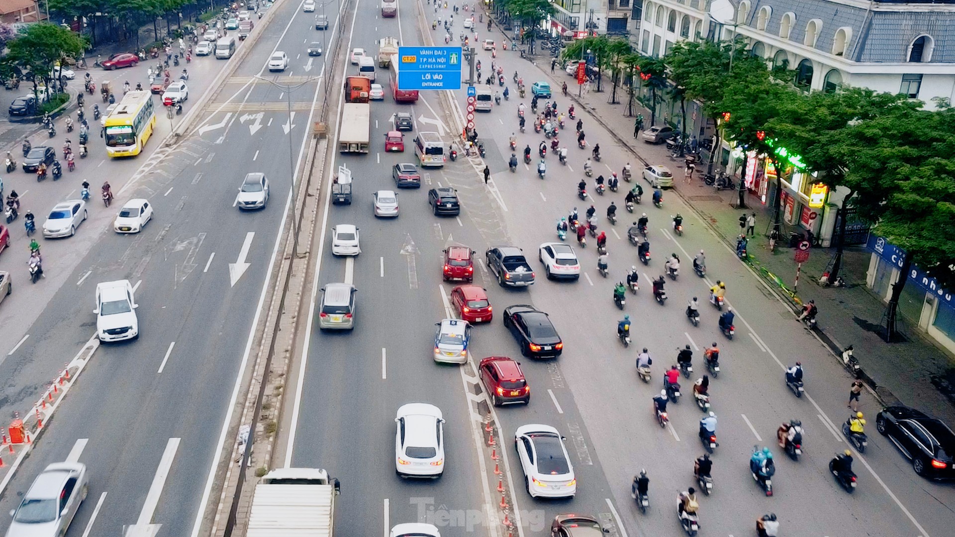 Thông xe cầu vượt Mai Dịch, vì sao giao thông vẫn hỗn loạn? ảnh 3