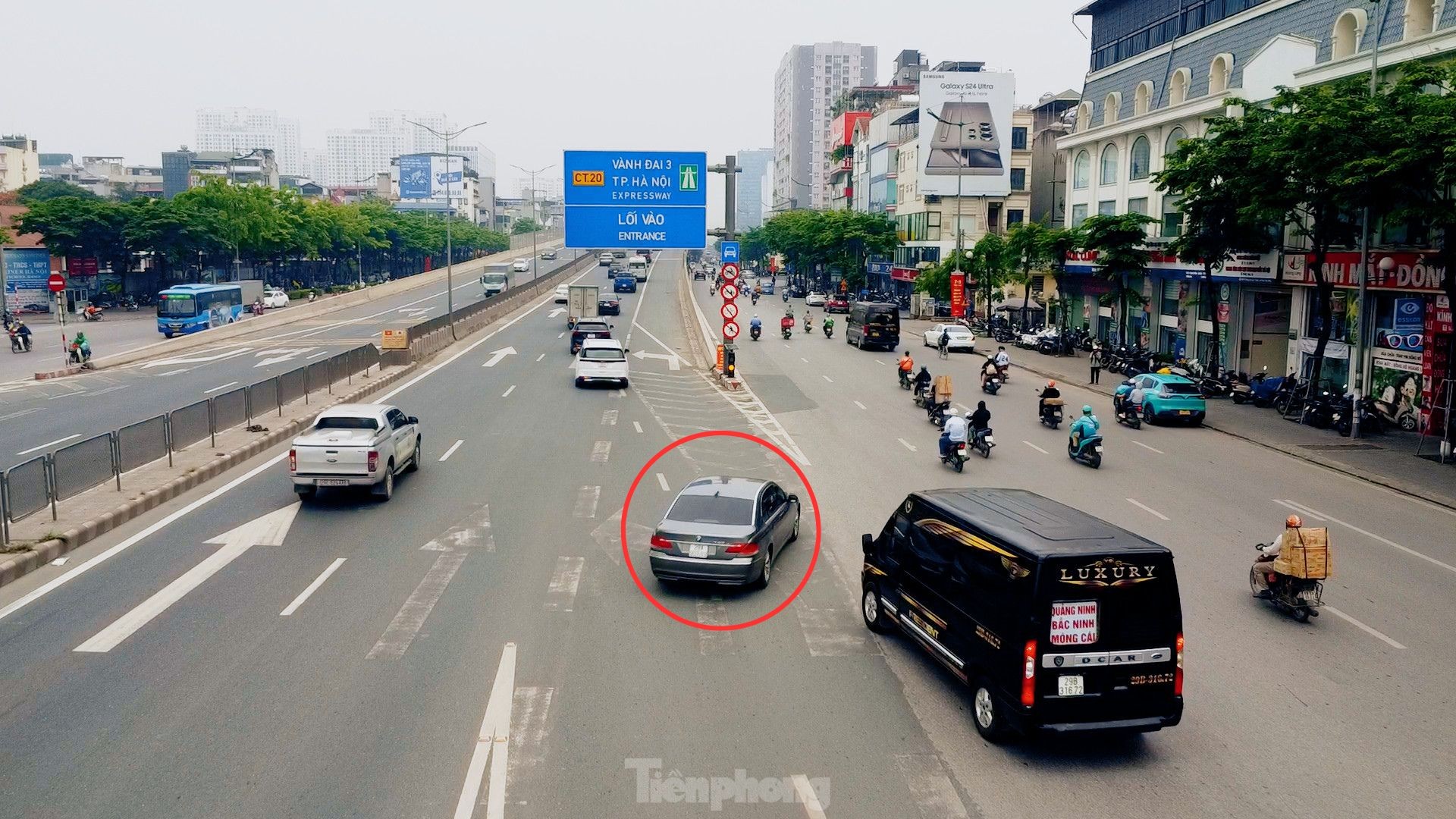 Thông xe cầu vượt Mai Dịch, vì sao giao thông vẫn hỗn loạn? ảnh 4