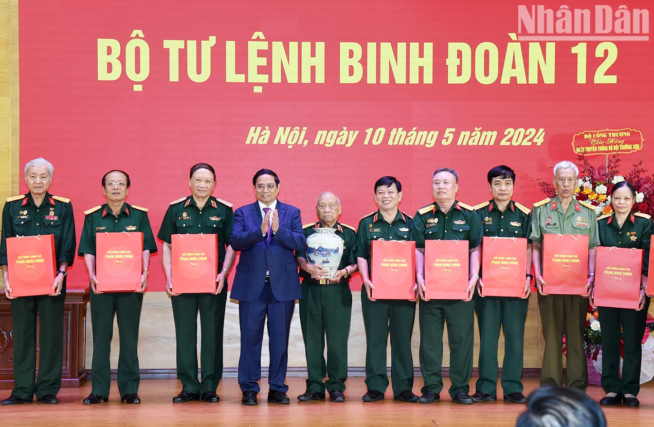 [Ảnh] Thủ tướng Phạm Minh Chính thăm và làm việc tại Binh đoàn 12 ảnh 12