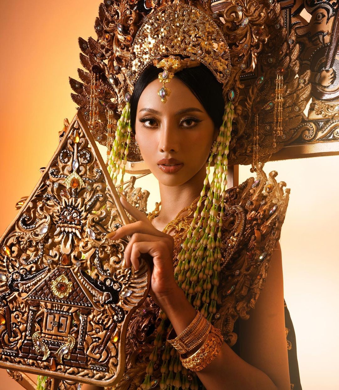 Người đẹp Indonesia gây chú ý ở Hoa hậu Quốc tế 2024 ảnh 13