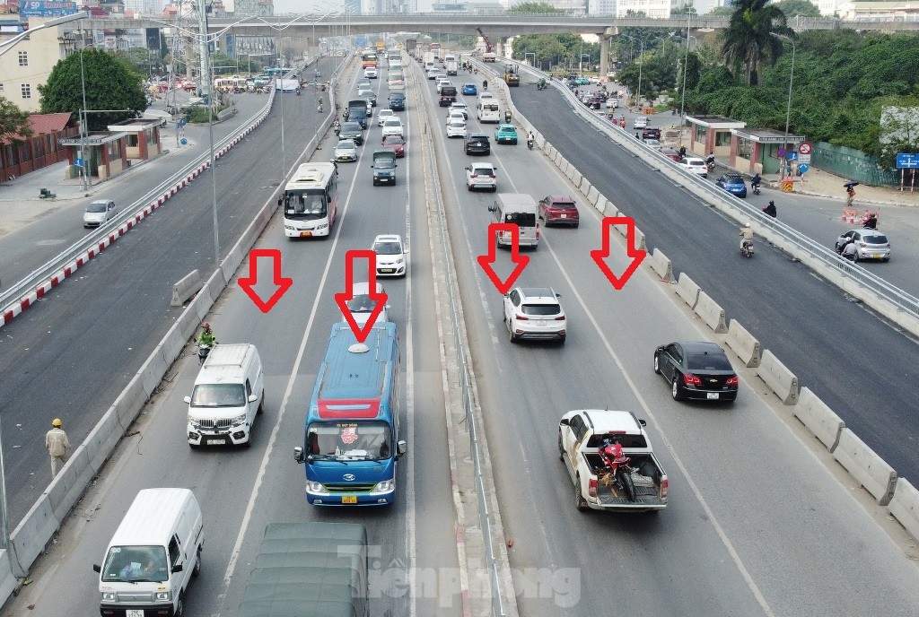Phương tiện đi lại thế nào khi hai cầu vượt thép Mai Dịch thông xe? ảnh 2