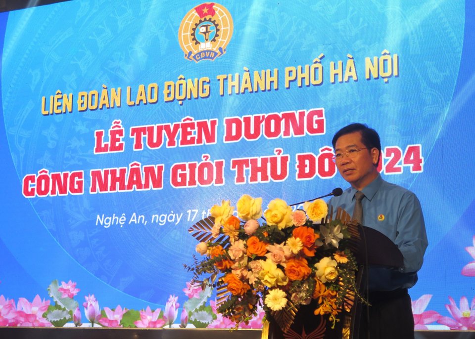 Phó Chủ tịch LĐLĐ TP Nguyễn Huy Khánh phát biểu tại buổi lễ