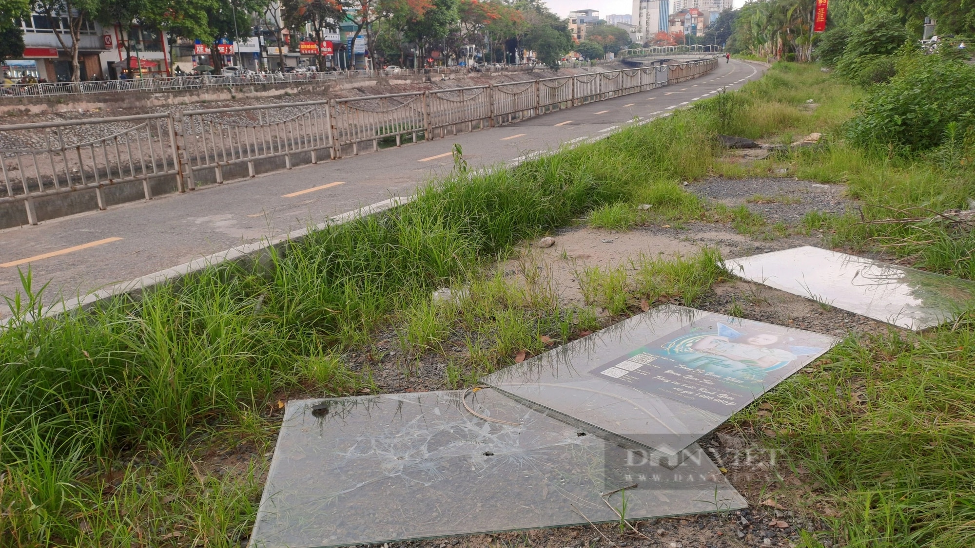 Muchas rutas de senderismo en Hanoi se han convertido en vertederos y aparcamientos - Foto 3.