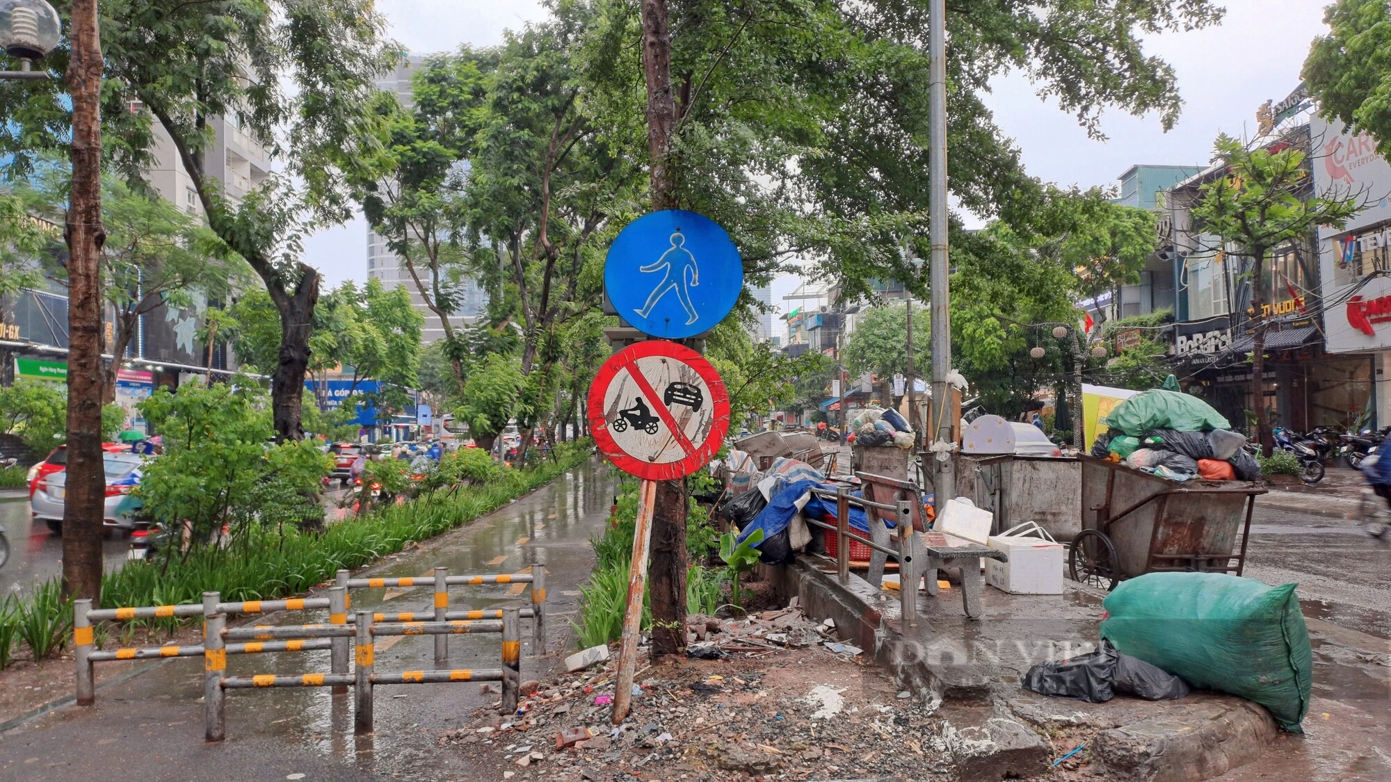 Muchas rutas de senderismo en Hanoi se han convertido en vertederos y aparcamientos - Foto 6.