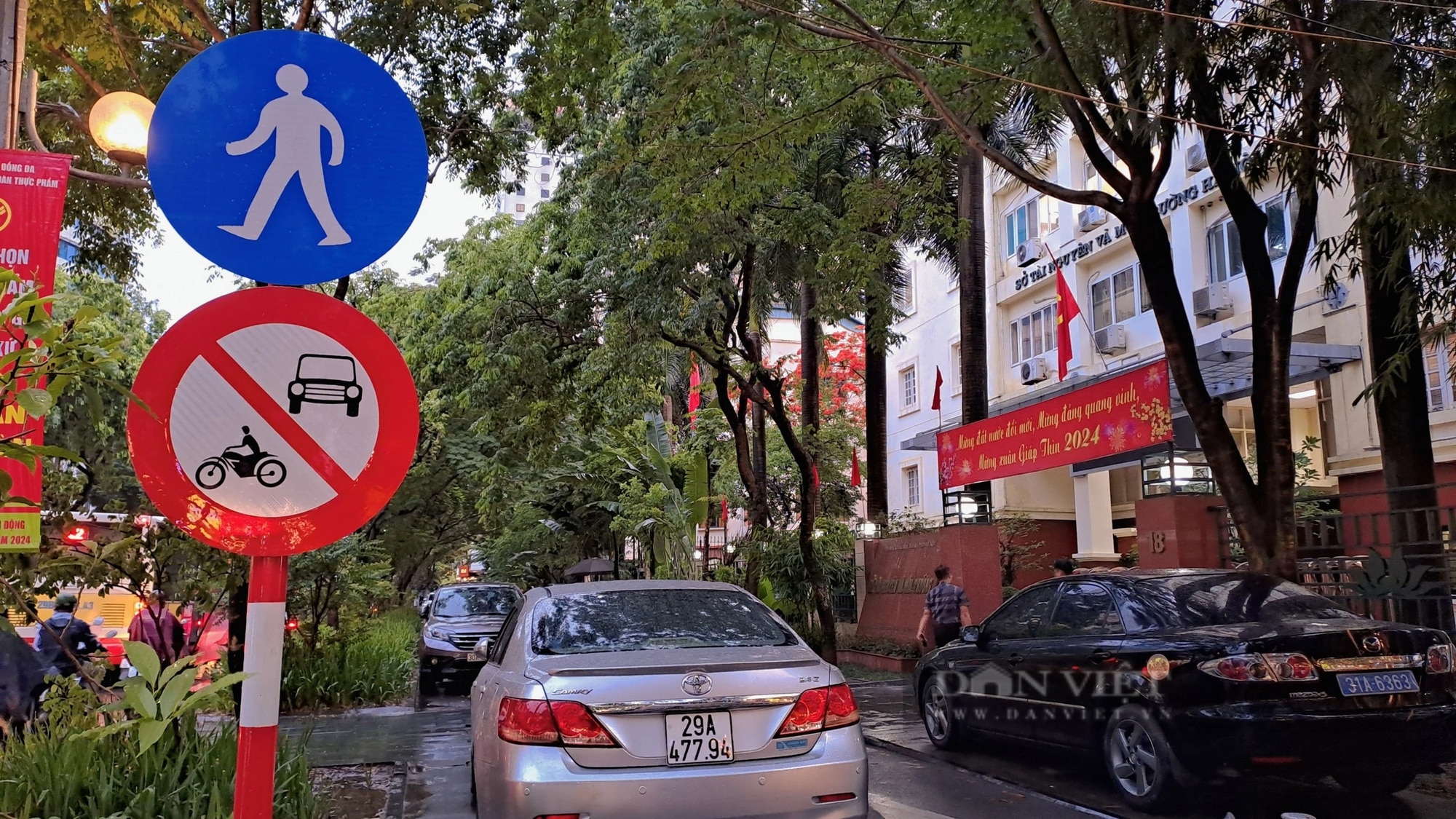 Muchas rutas de senderismo en Hanoi se han convertido en vertederos y aparcamientos - Foto 8.