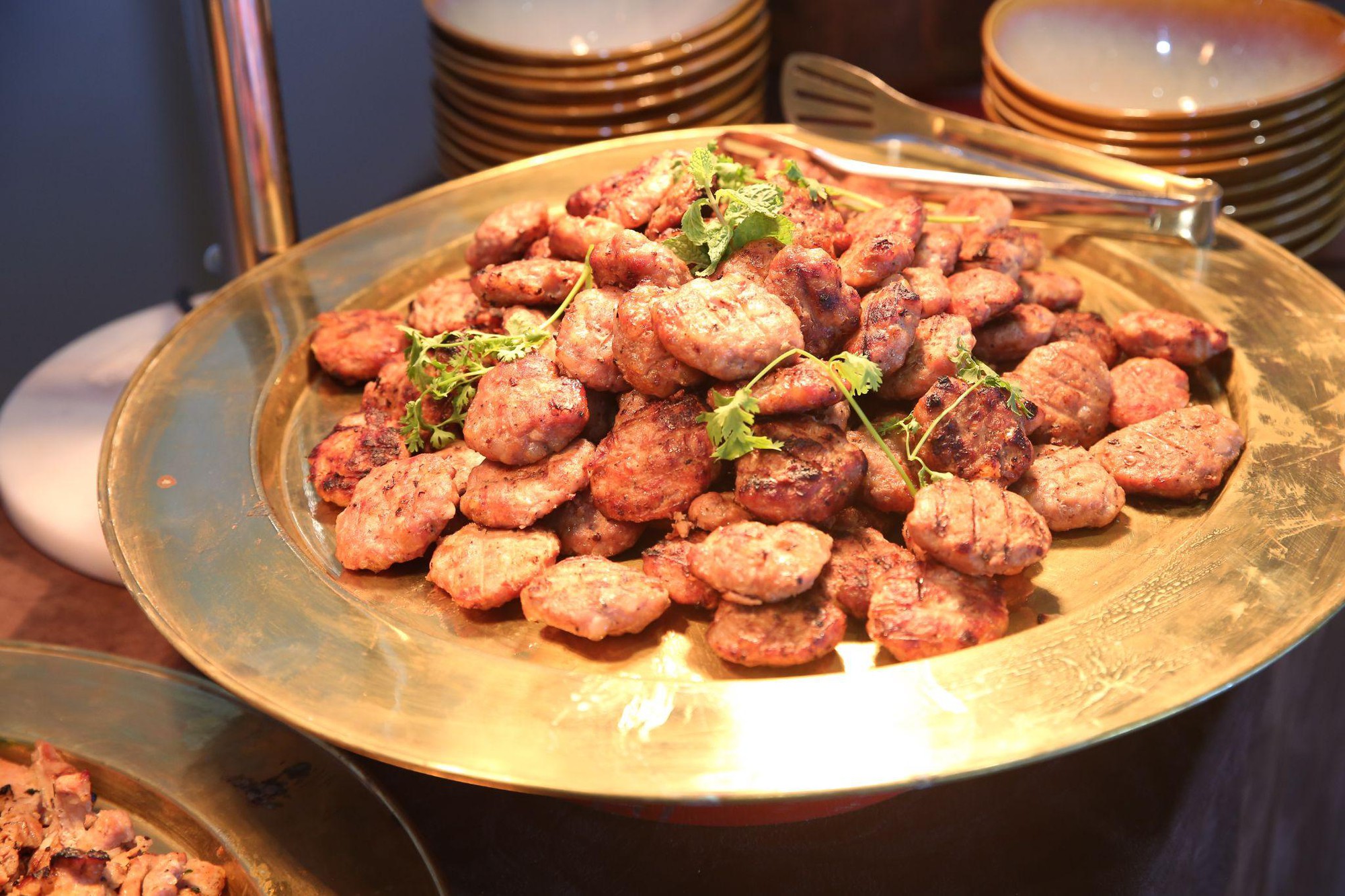 Lạc vào không gian ẩm thực Việt Nam đặc sắc tại Oakwood Ha Long trong Ngày Châu Âu - Ảnh 8.