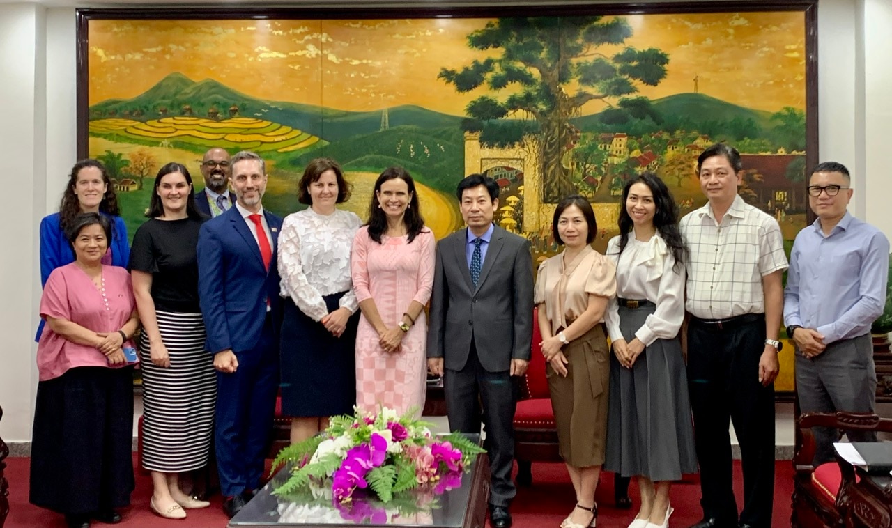 Phó Chủ tịch BCH T.Ư Hội NDDVN Nguyễn Xuân Định làm việc với Đại sứ Úc về Bình đẳng giới- Ảnh 3.