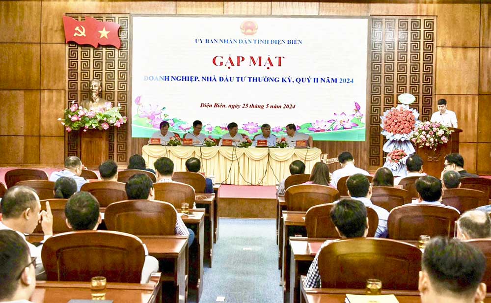 Các đại biểu dự Hội nghị gặp mặt doanh nghiệp, doanh nhân do tỉnh Điện Biên tổ chức.