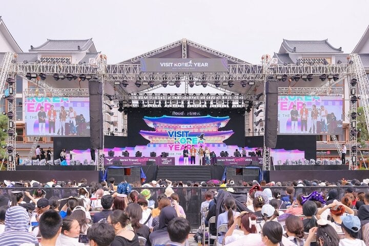 Trong ngày 25/5 - 26/5, Vingroup cũng phối hợp với Tổng cục du lịch Hàn Quốc tổ chức chuỗi sự kiện Lễ hội Hàn Quốc là Lễ hội Korea Travel Festa và Sự kiện Summer K-Day.