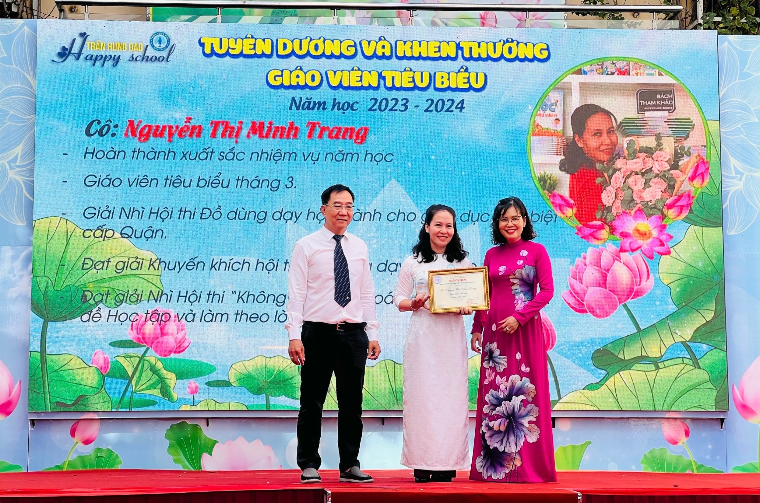 Mời phụ huynh lên nhận khen thưởng cùng con trong ngày tổng kết năm học- Ảnh 2.