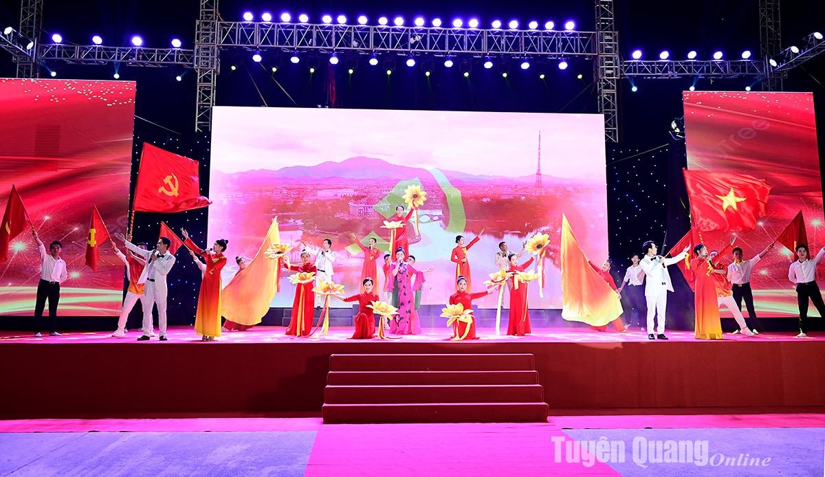 Chương trình nghệ thuật Tuyên Quang với khát vọng phát triển phồn vinh và hạnh phúc - Ảnh 3.