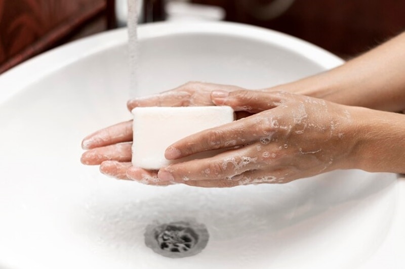 Rửa tay bằng xà phòng để tránh lây nhiễm bệnh