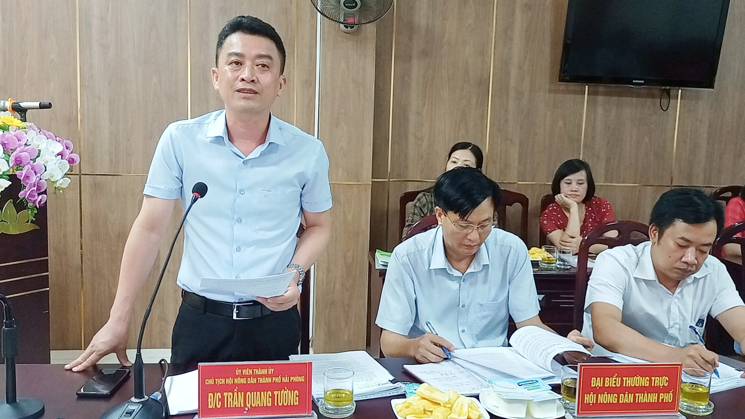 Phó Chủ tịch Bùi Thị Thơm và đoàn công tác TƯ Hội NDVN làm việc với Hội Nông dân Hải Phòng- Ảnh 3.