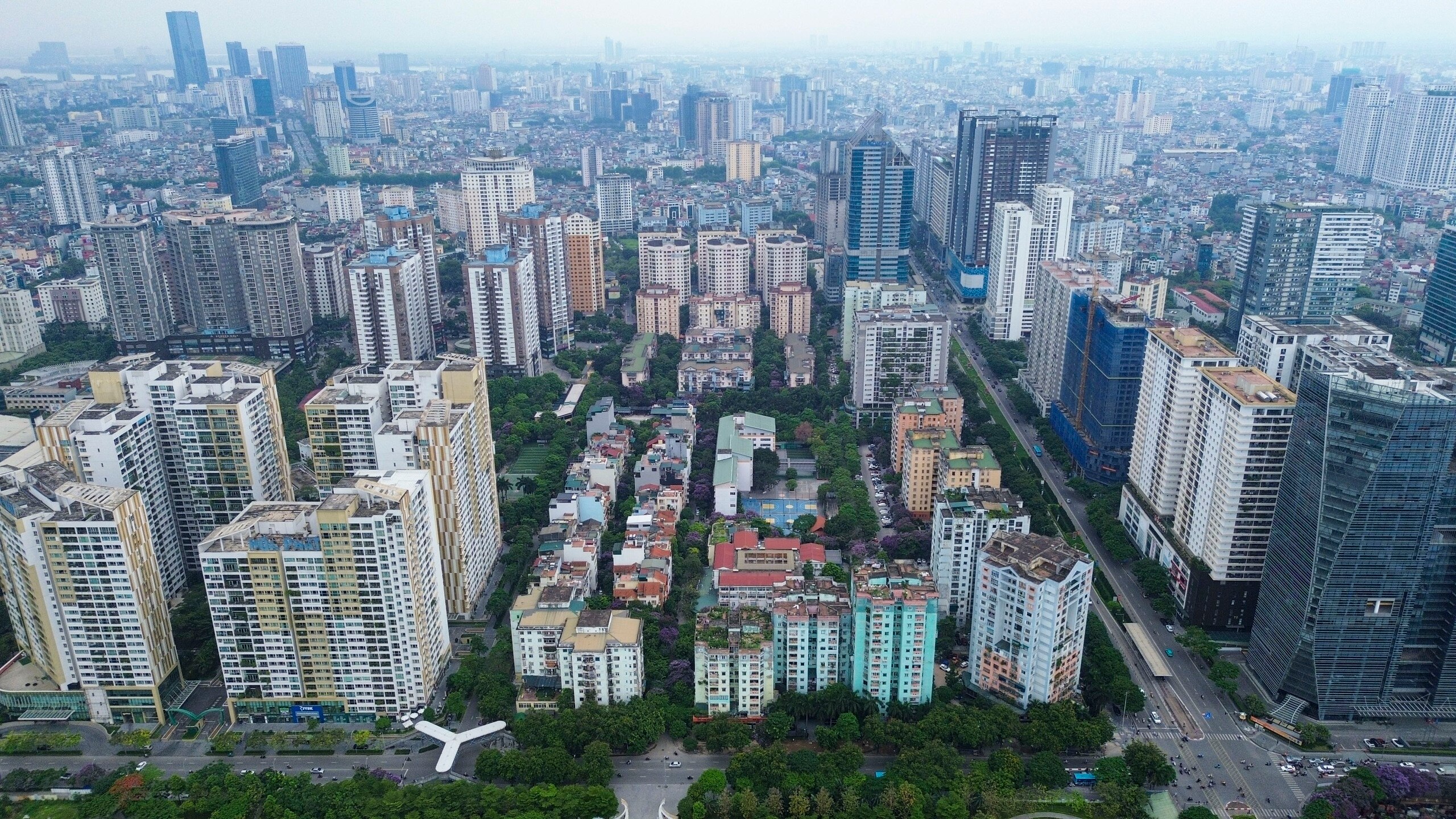 Некогда богатый городской район Ханоя сейчас невероятно неопрятный -  Vietnam.vn