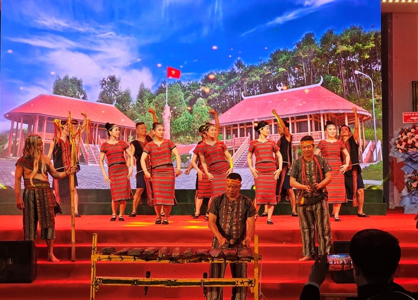 Thừa Thiên Huế: Lan tỏa nét đẹp văn hoá truyền thống các dân tộc - Ảnh 1.