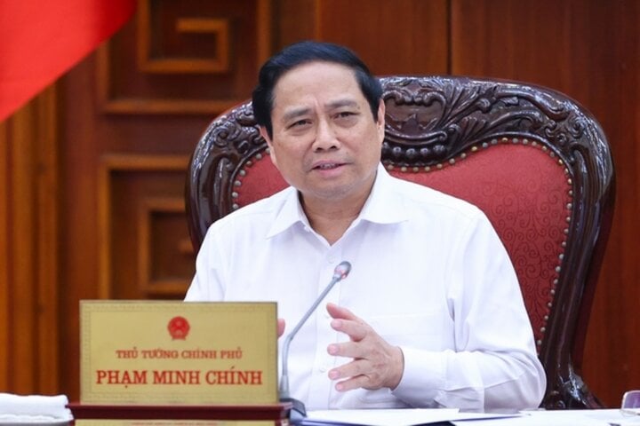 Thủ tướng Phạm Minh Chính chủ trì cuộc họp tháo gỡ khó khăn, vướng mắc, thúc đẩy phát triển nhà ở xã hội chiều tối 17/5. (Ảnh: VGP/Nhật Bắc)