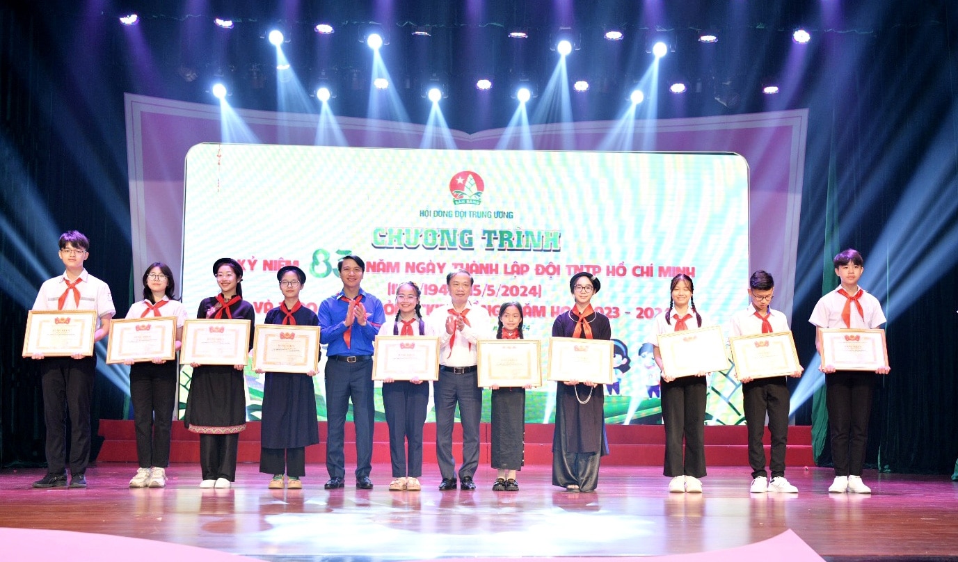 Kỷ niệm 83 năm ngày thành lập Đội Thiếu niên tiền phong Hồ Chí Minh (15-5-1941 - 15-5-2024) và trao giải thưởng Kim Đồng năm học 2023 - 2024 - Ảnh: Hội đồng Đội