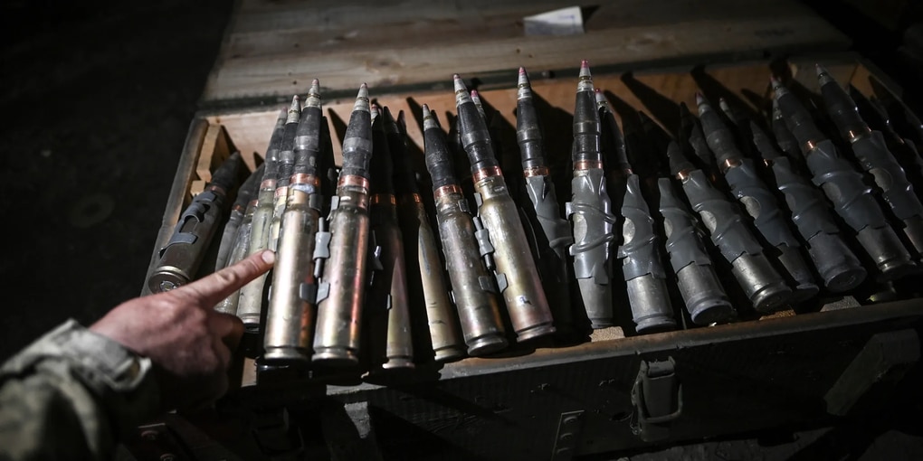 Ukraine bí mật sản xuất vũ khí dưới lòng đất, phát hiện có kẻ phản bội - 1