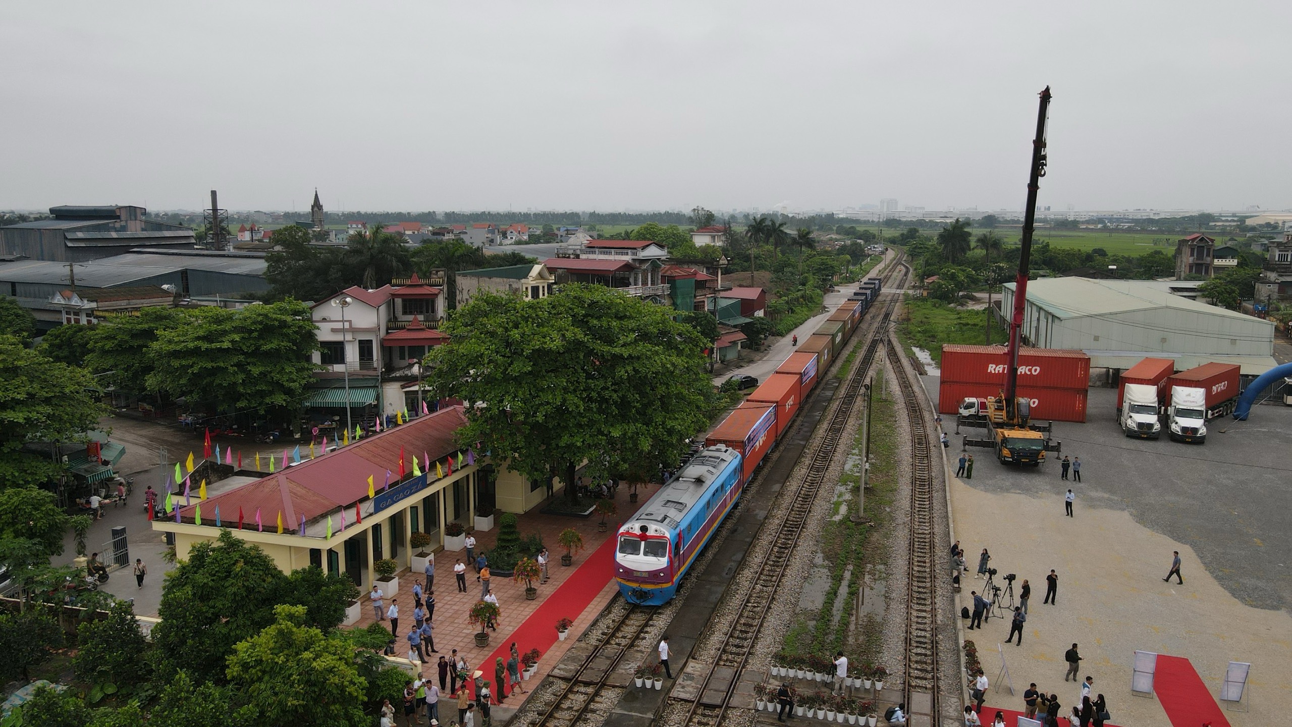 Открытие первого грузового поезда из Цао Са для международных перевозок -  Vietnam.vn