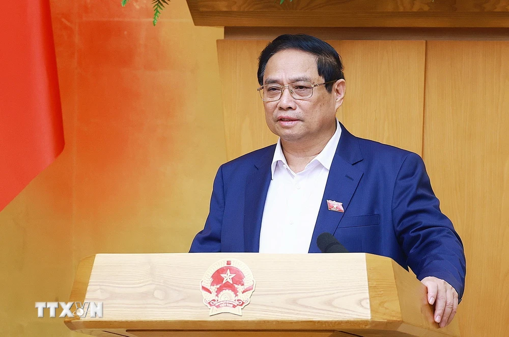 Prime Minister Pham Minh Chinh chairs the regular Government meeting in May - Vietnam.vn