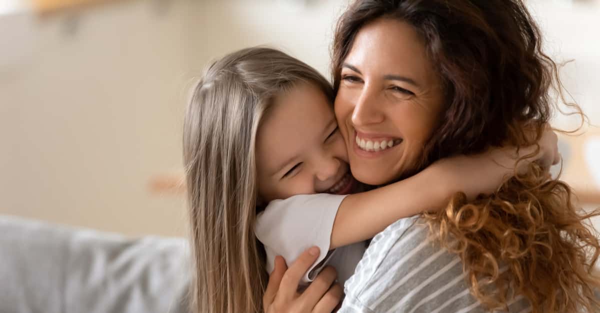 9 điều cha mẹ phải ghi nhớ khi nuôi dạy con gái để đường đời con bớt trắc trở, nắm hạnh phúc trong tay- Ảnh 2.