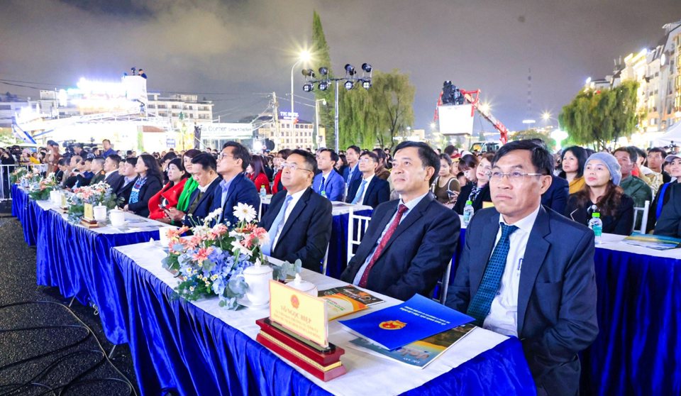 Đại biểu dự lễ ra khai mạc Tuần lễ vàng Du lịch Lâm Đồng lần thứ 3 năm 2024.