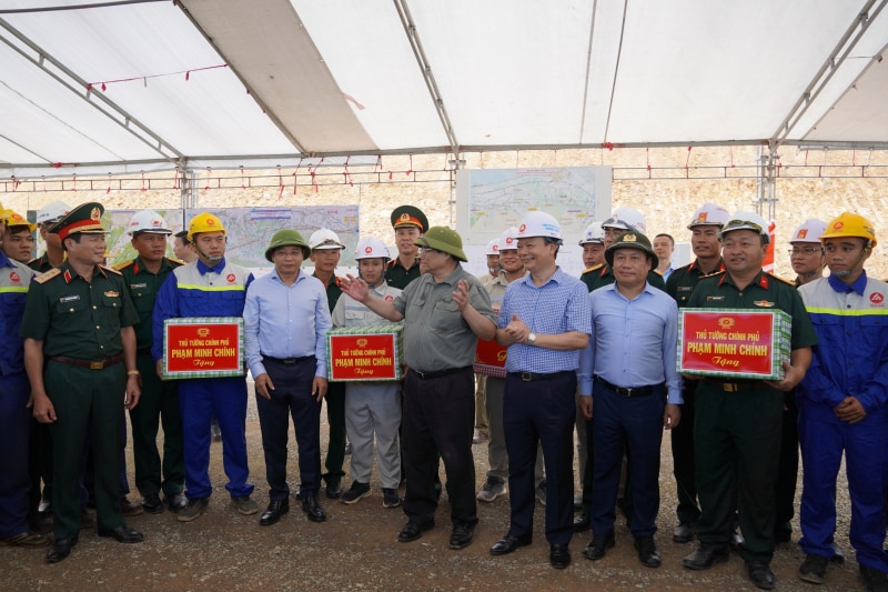 Thủ tướng Chính phủ Phạm Minh Chính kiểm tra tiến độ các dự án trọng điểm tại Quảng Bình -0