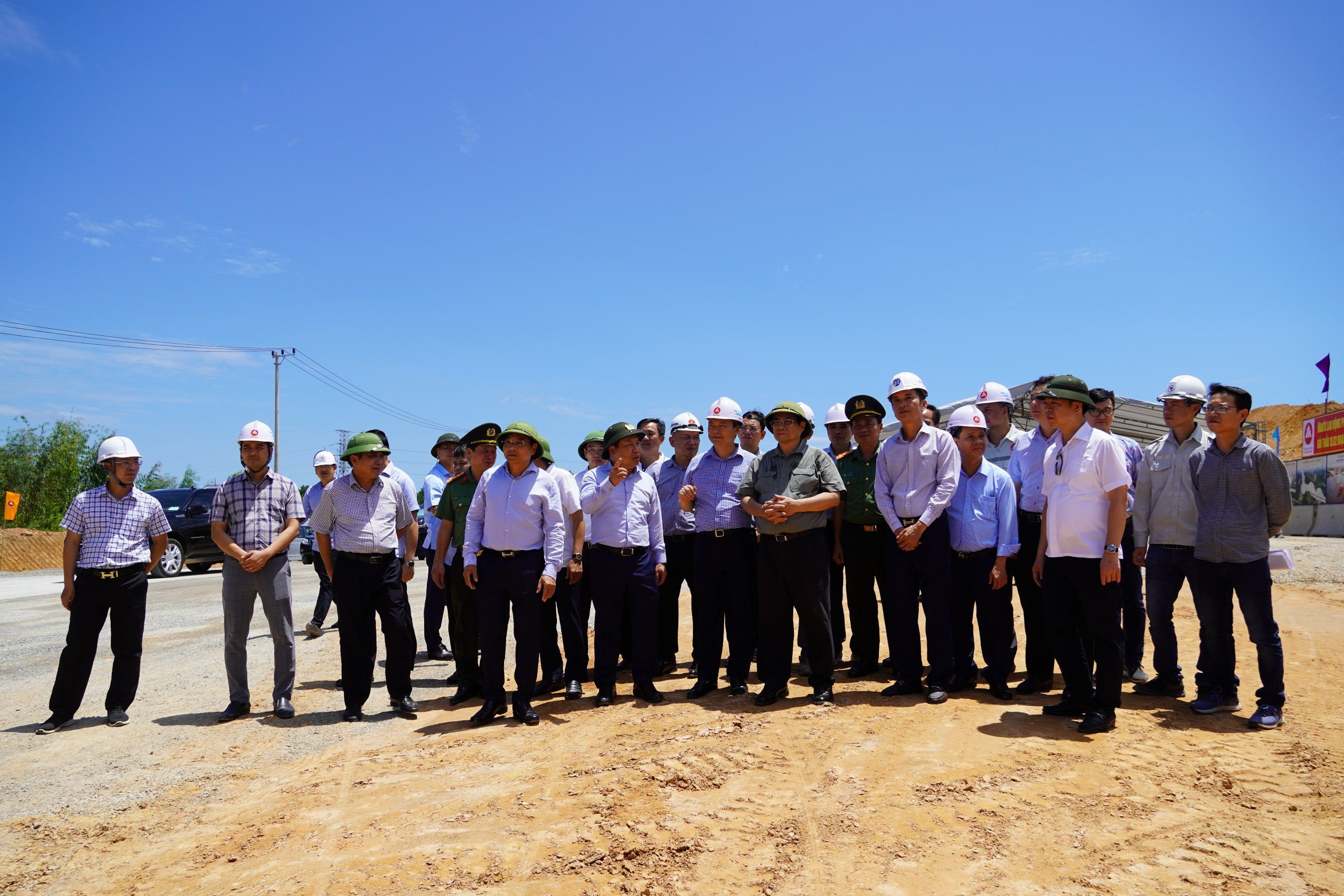 Thủ tướng Chính phủ Phạm Minh Chính kiểm tra tiến độ các dự án trọng điểm tại Quảng Bình